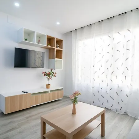 Apartman Pisos Plaza Paris