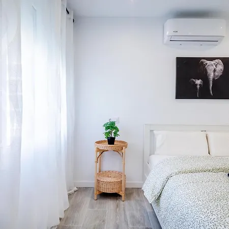Pisos Plaza Paris Apartman Lloret de Mar