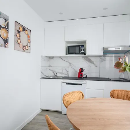 Apartment Pisos Plaza Paris