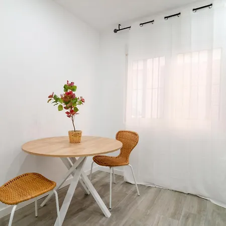 Pisos Plaza Paris Apartment Lloret de Mar