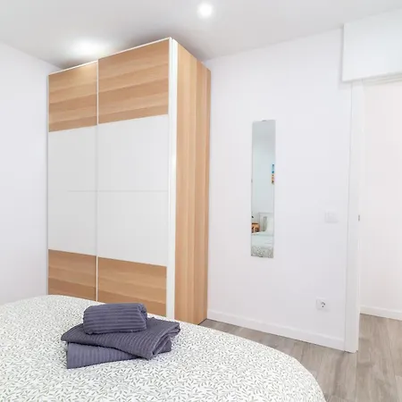 Pisos Plaza Paris Apartment